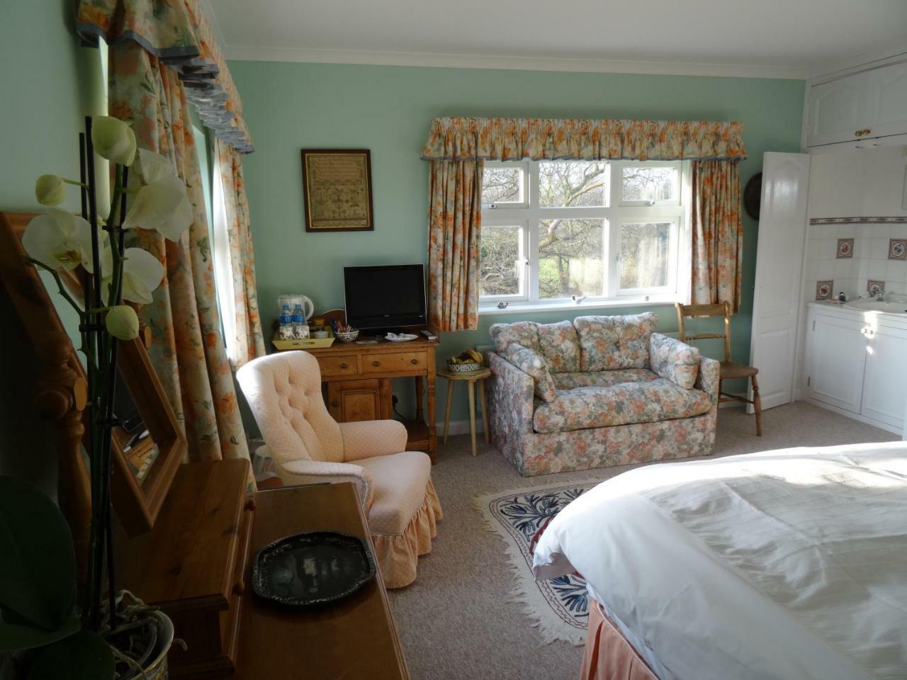 The Newnham White House Bed & Breakfast Балдок Екстериор снимка