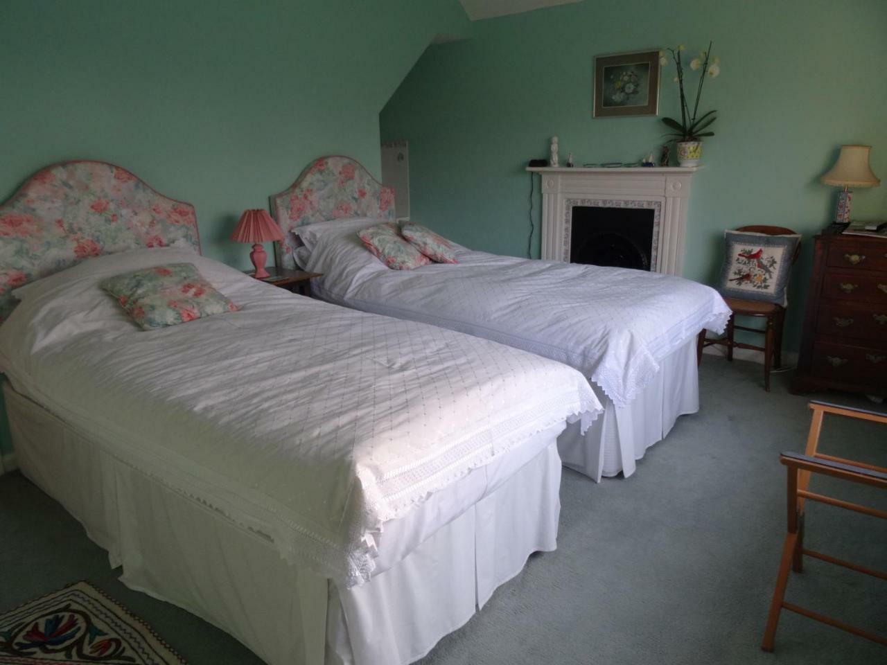 The Newnham White House Bed & Breakfast Балдок Екстериор снимка